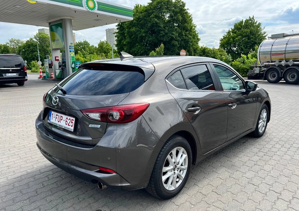 Mazda 3 cena 38900 przebieg: 253000, rok produkcji 2017 z Poznań małe 301